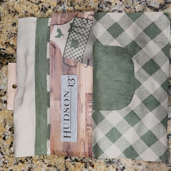 Farmhouse Apron - Picture 2 of 4